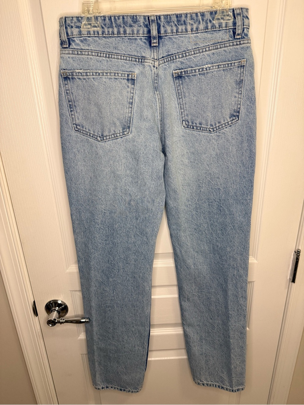 Zara distressed mid-rise straight leg jean size 6 - Picture 6 of 8